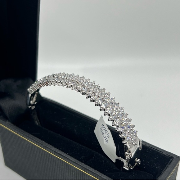 NWT CW Collection 925 Bangle Bracelet - Picture 1 of 4